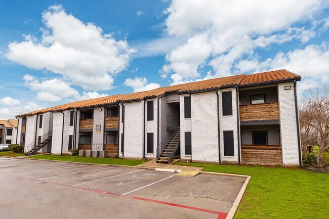 Foto del edificio - 390 Shady Ln Dr