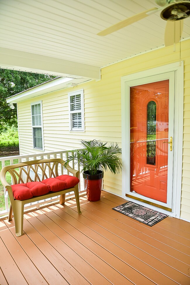 Building Photo - 1489 Deleston St