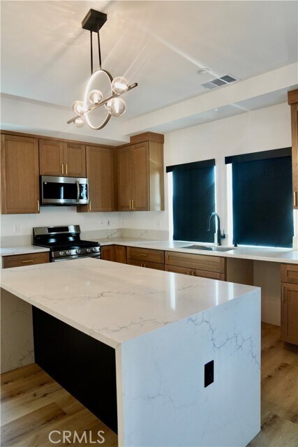 Foto del edificio - 6747 Pickering Ave