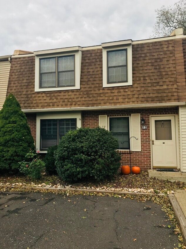 12 Harvest Mews, Newtown, PA 18940 Townhome Rentals in Newtown PA