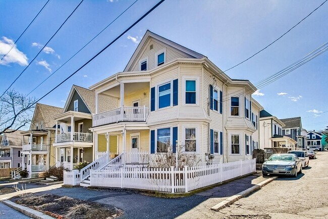 Building Photo - 35 Dunlap St