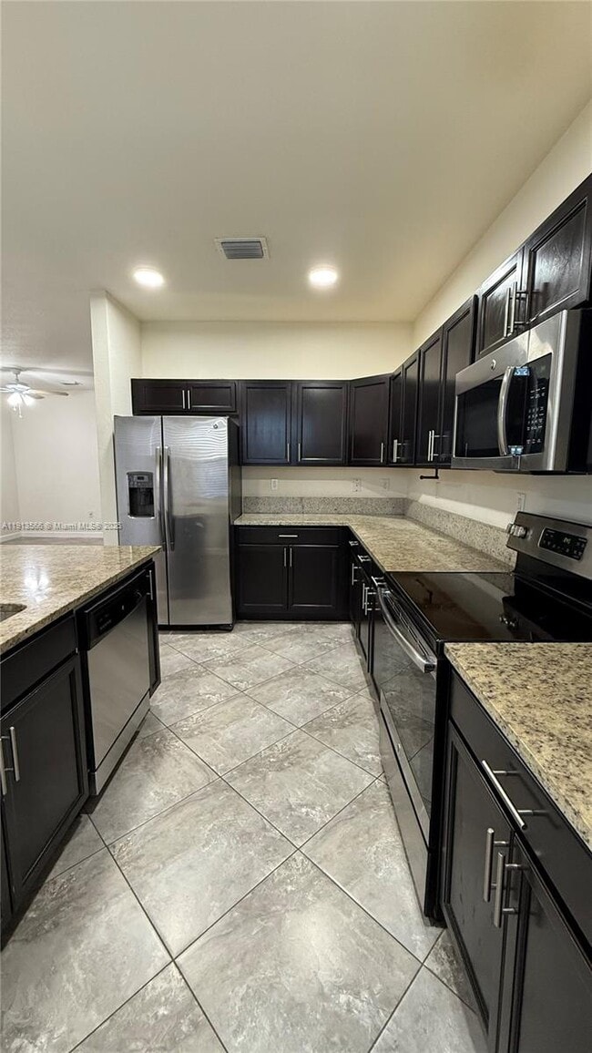 Building Photo - 25301 SW 114th Ct