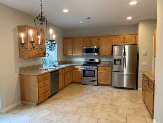 Building Photo - Beautiful Home in Gated Community