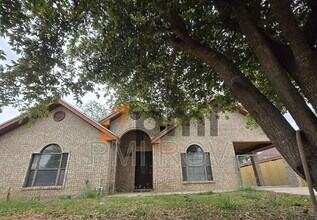 Building Photo - 2205 Tampico St