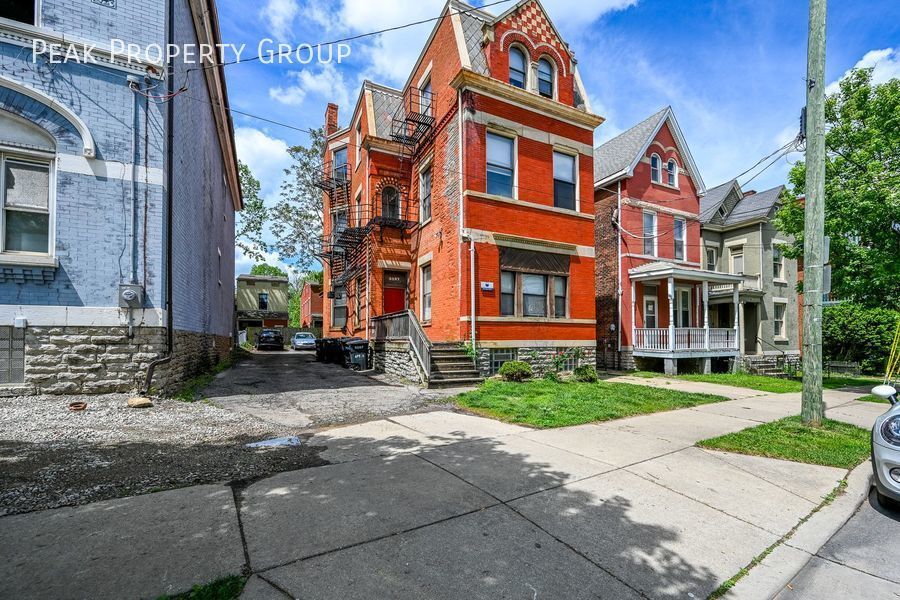 Primary Photo - 3207 Vine St