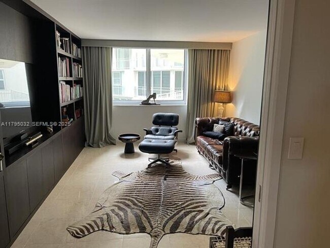 Foto del edificio - 600 Grapetree Dr