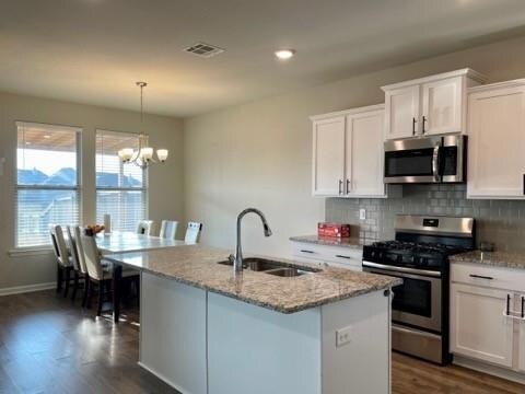 Foto del edificio - 440 Lakeshore Village E