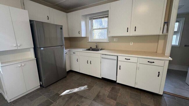 Foto del edificio - 34 Water Ln