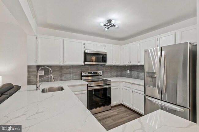 Foto del edificio - 6064 Old Landing Way