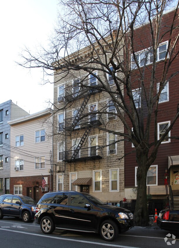 Foto del edificio - 406 Madison St