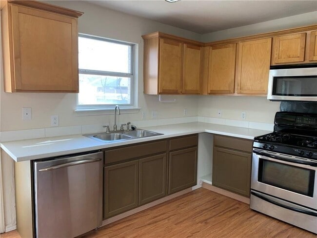 Building Photo - 15029 Donna Jane Loop, Pflugerville, TX 78...