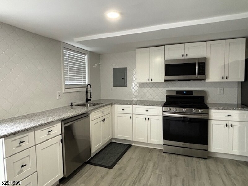 Foto principal - 150 Delancy St