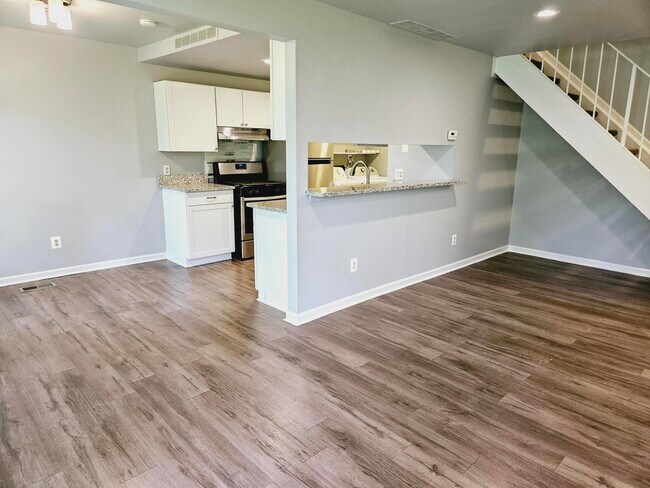 Building Photo - 2650 Fenwick Ct