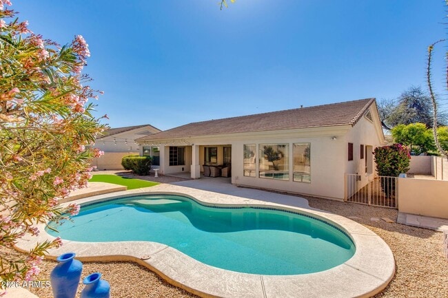 Building Photo - 7484 E Buteo Dr