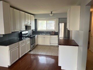 Foto del edificio - 9120 W Oaks Ave