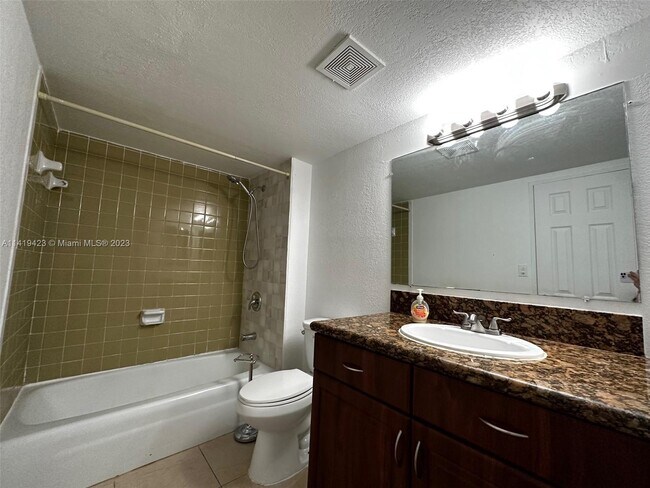 Building Photo - 4550 NW 79th Ave