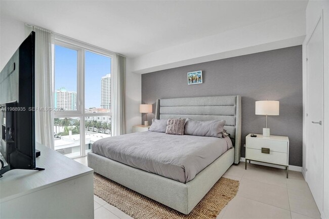 Foto del edificio - 401 N Birch Rd