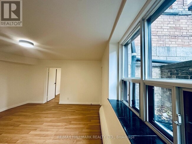 Building Photo - 5 High Park Blvd