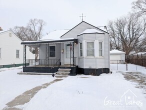 Building Photo - 18923 Elkhart St