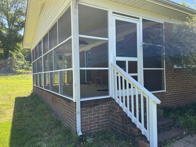 Building Photo - 3805 Jefferson Davis Hwy