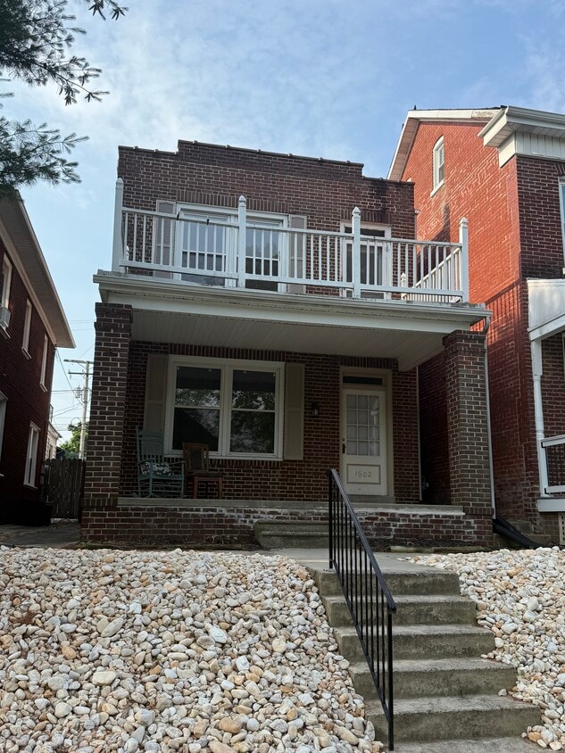 Primary Photo - 1602 1st Ave