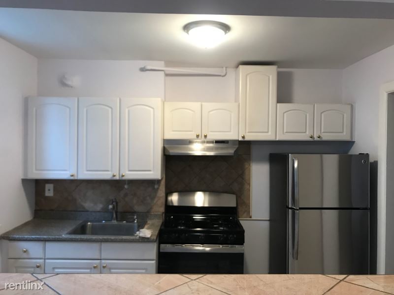 Foto principal - 160 Elm Ave