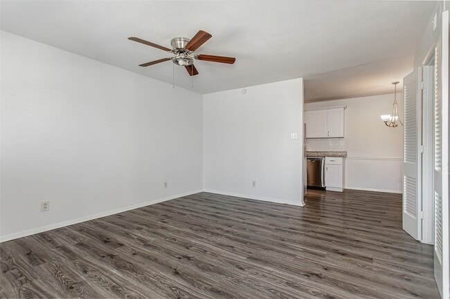 Photo - 5722 Gaston Ave Apartment