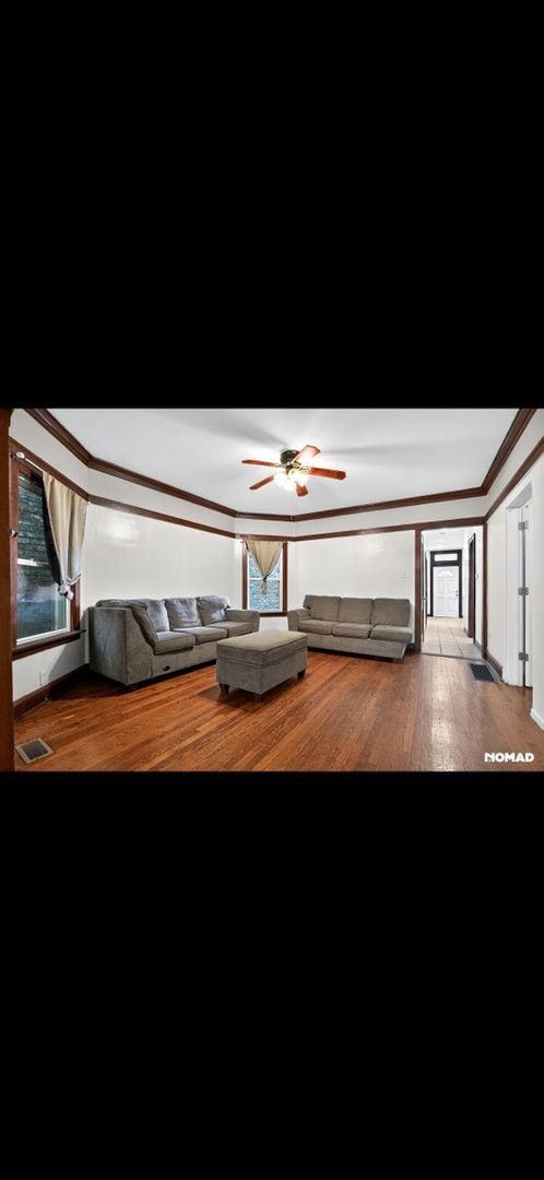 Foto del edificio - 2332 S Marshall Blvd