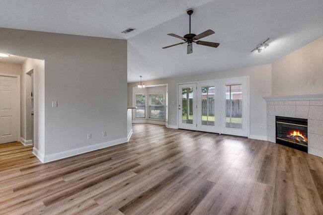 Building Photo - 4030 Broken Arrow Ct