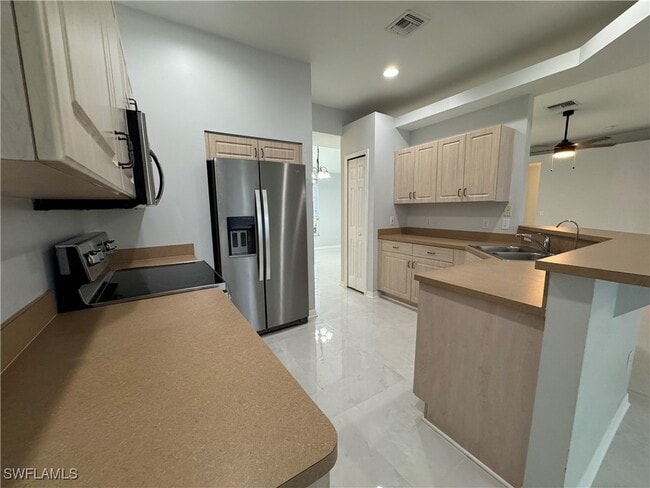 Foto del edificio - 4649 Santiago Ln