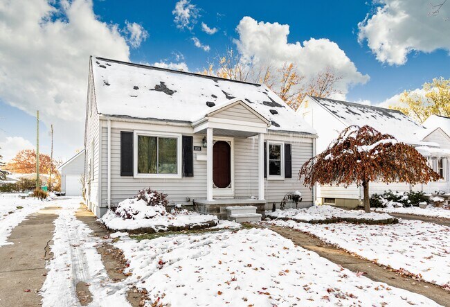 Building Photo - 1608 Whitcomb Ave