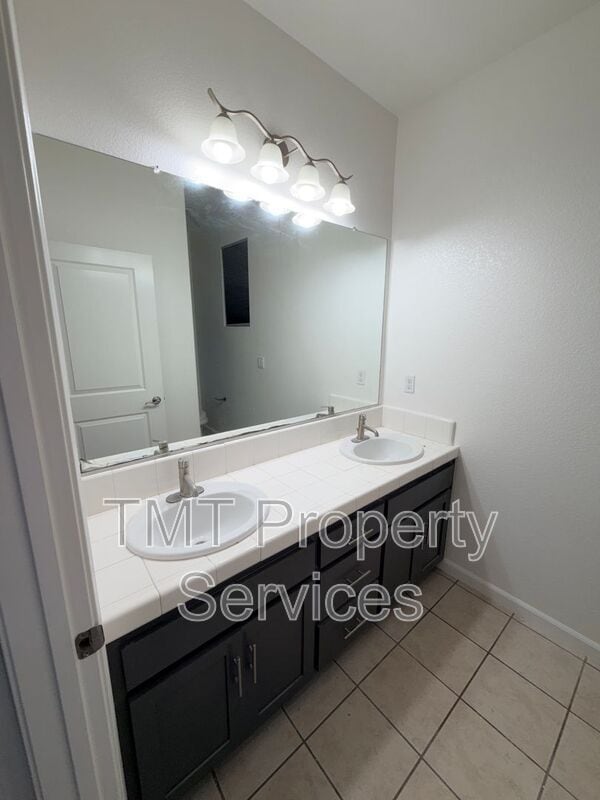 Foto del edificio - 939 Dixieanne Ave