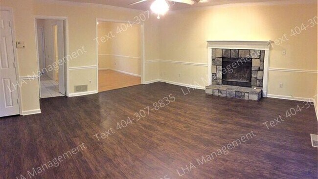 Building Photo - Beautiful 6br / 3bth. Renovated. Open Layout.
