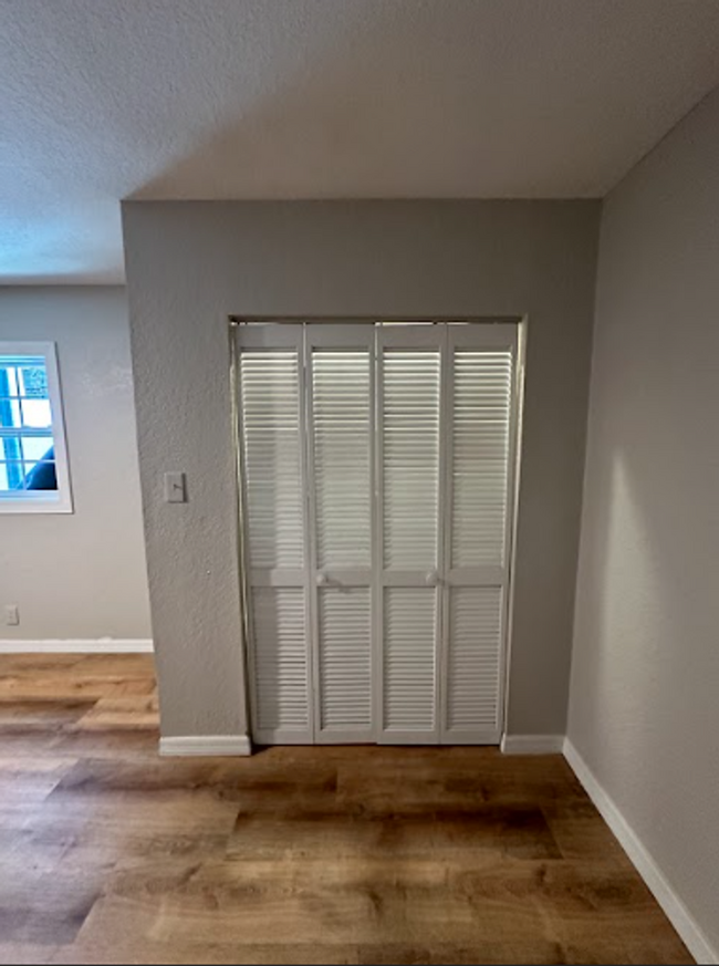Foto del edificio - Stylishly Renovated 2-Bedroom Home in Prim...