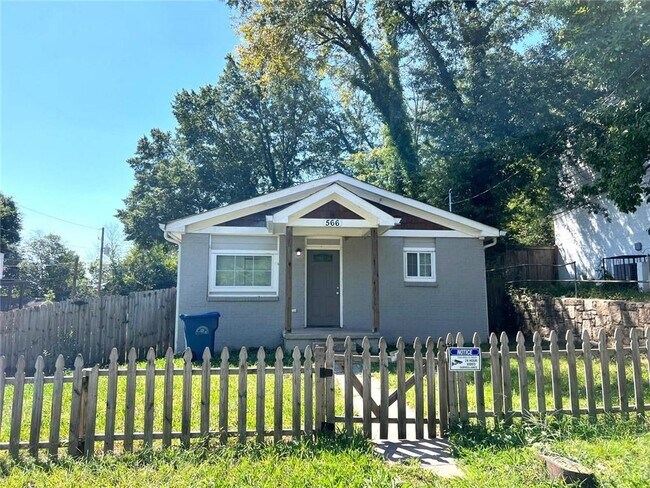 Foto del edificio - 566 Rockwell St SW