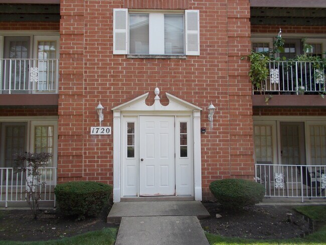 Building Photo - 1720 Sable Ln