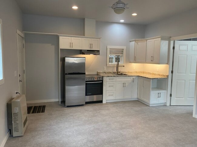 Building Photo - 5876 Shadow Mountain Rd
