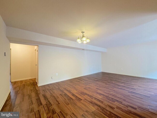Foto del edificio - 4605 Logsdon Dr