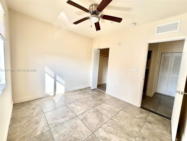 Foto del edificio - 1830 NW 1st St