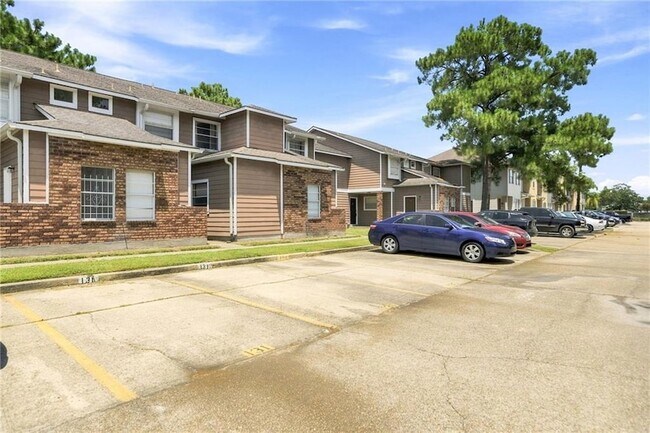 Building Photo - 2425 Oxford Pl