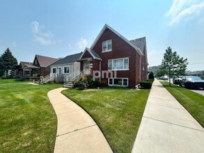 Building Photo - 1319 W 151st St