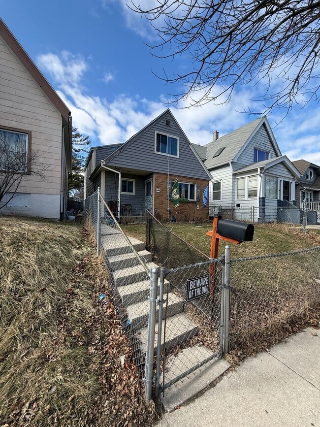 Building Photo - 4713-4715-4715 N 35th St