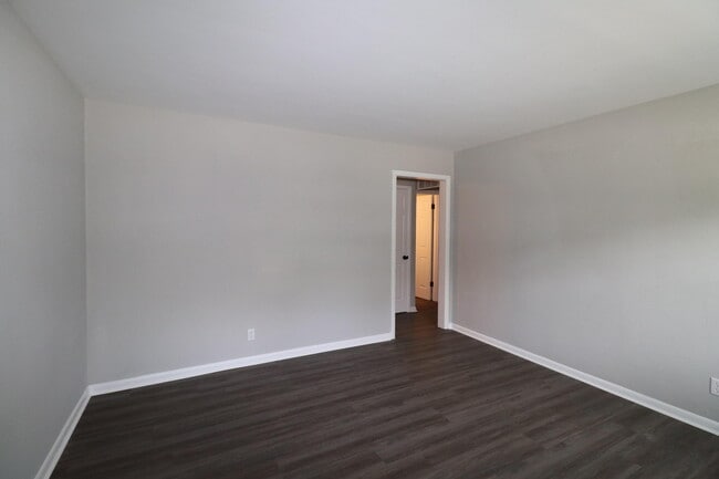 Foto del edificio - 155 Delmont Dr