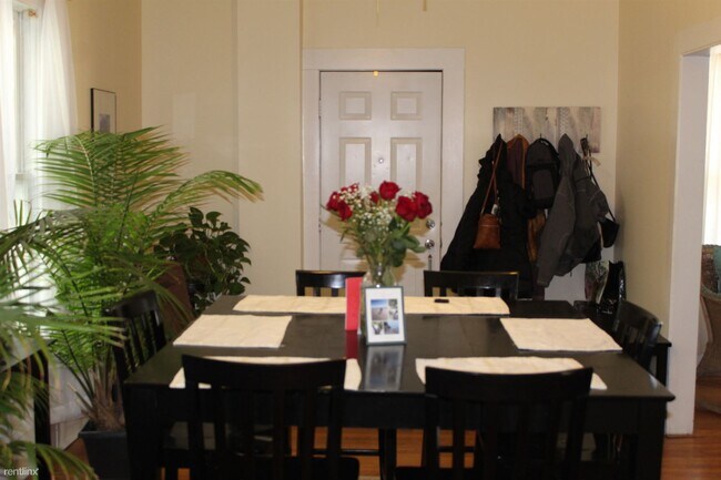 Foto del edificio - 3 br, 1 bath House - 209 north plain st it...