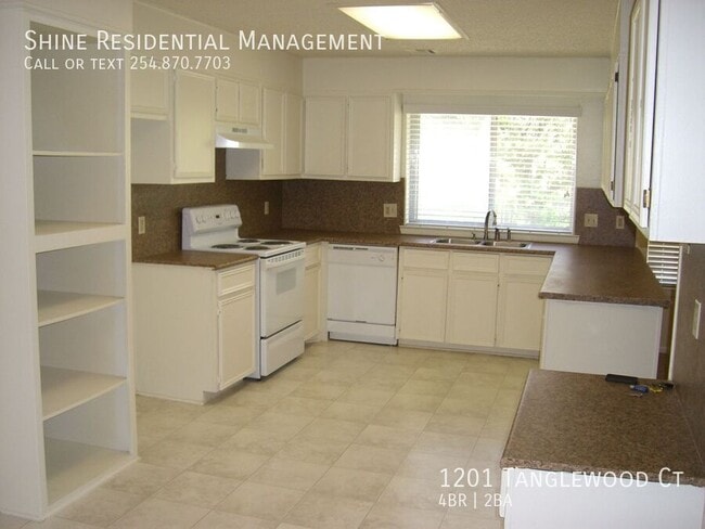 Foto del edificio - 1201 Tanglewood Ct