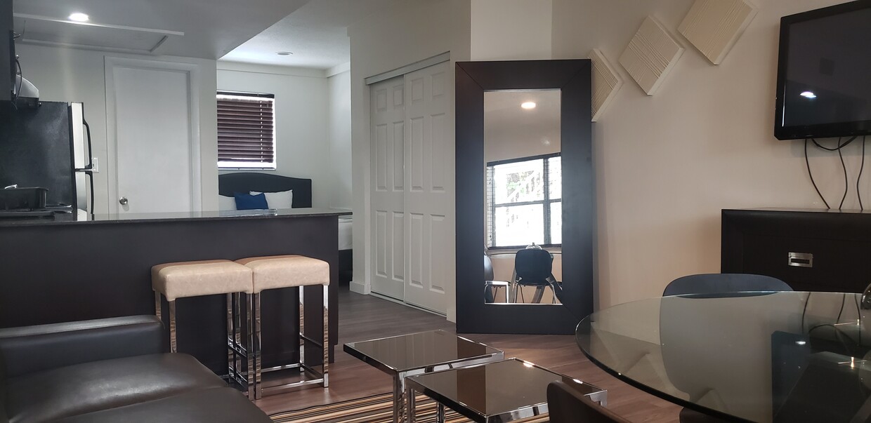 Foto principal - 1545 Drexel Ave