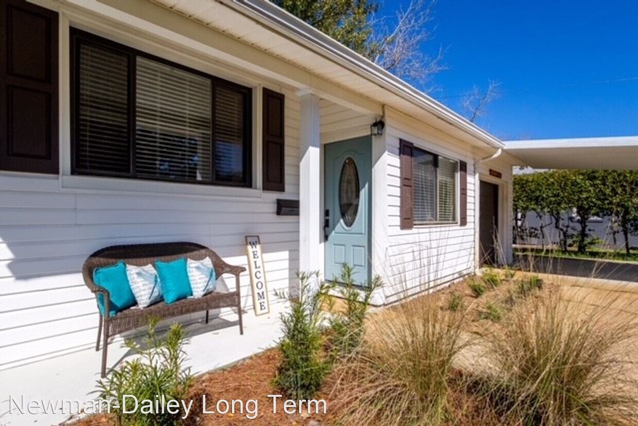 Primary Photo - 2 br, 1 bath House - 262 Beachview Drive