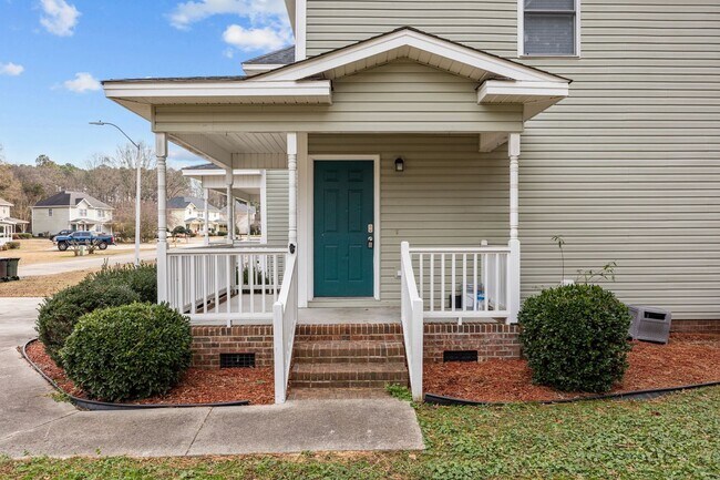 Foto del edificio - 3 Bedroom Duplex in Lillington