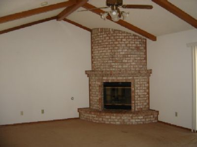 Building Photo - 725 Imus Dr