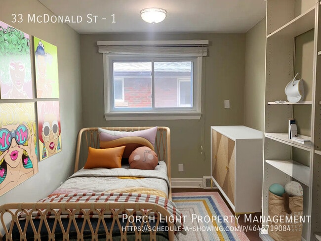 Building Photo - Main Floor 3 Bedroom in St. Catharines wit...